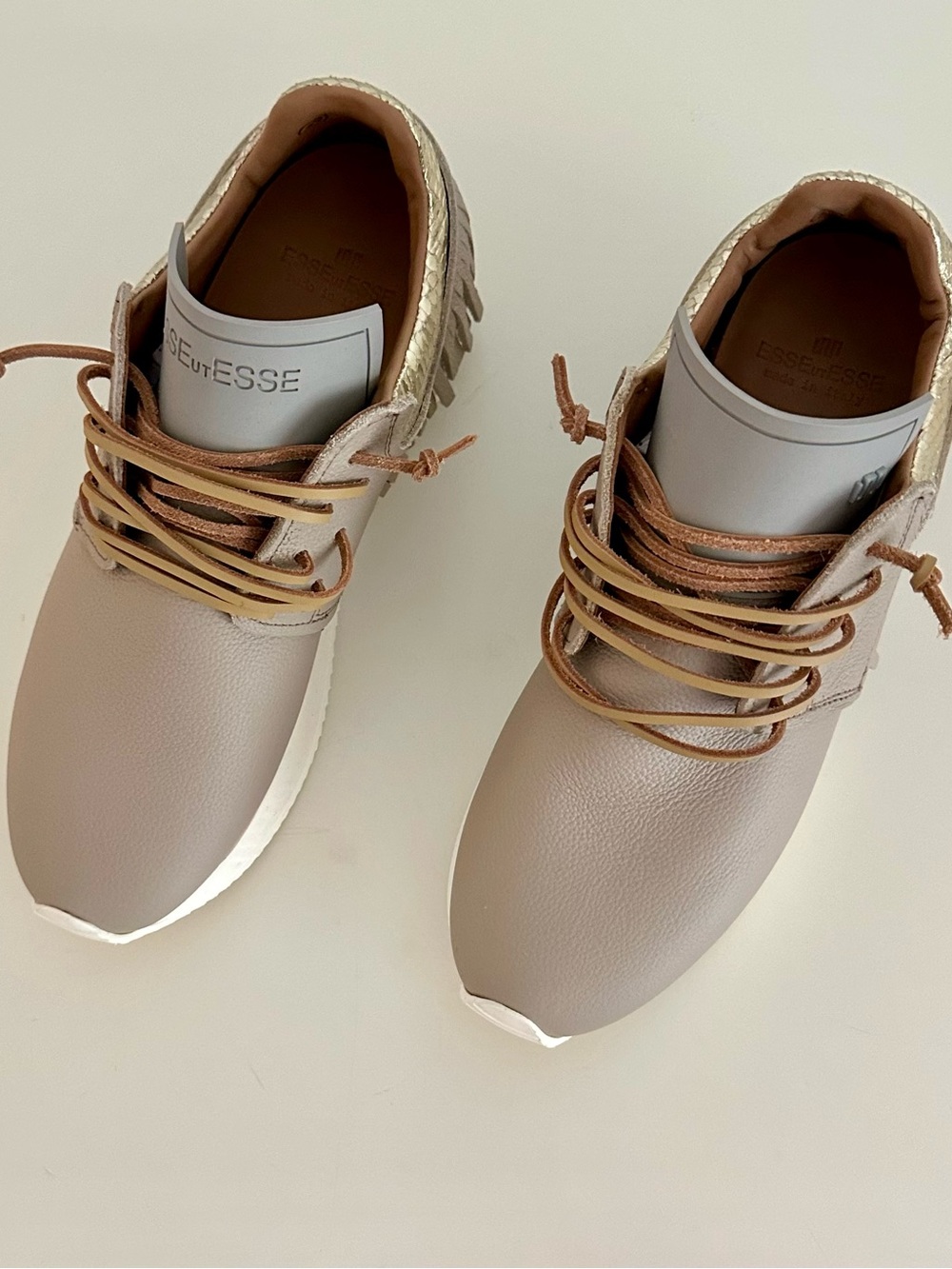 Esseutesse Leather Fringe Sneaker